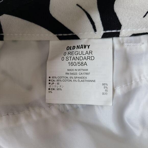 Old Navy  Women's The Diva Daisy Pant Black Hibiscus Skinny Ankle Slacks Size 0 - Picture 3 of 12